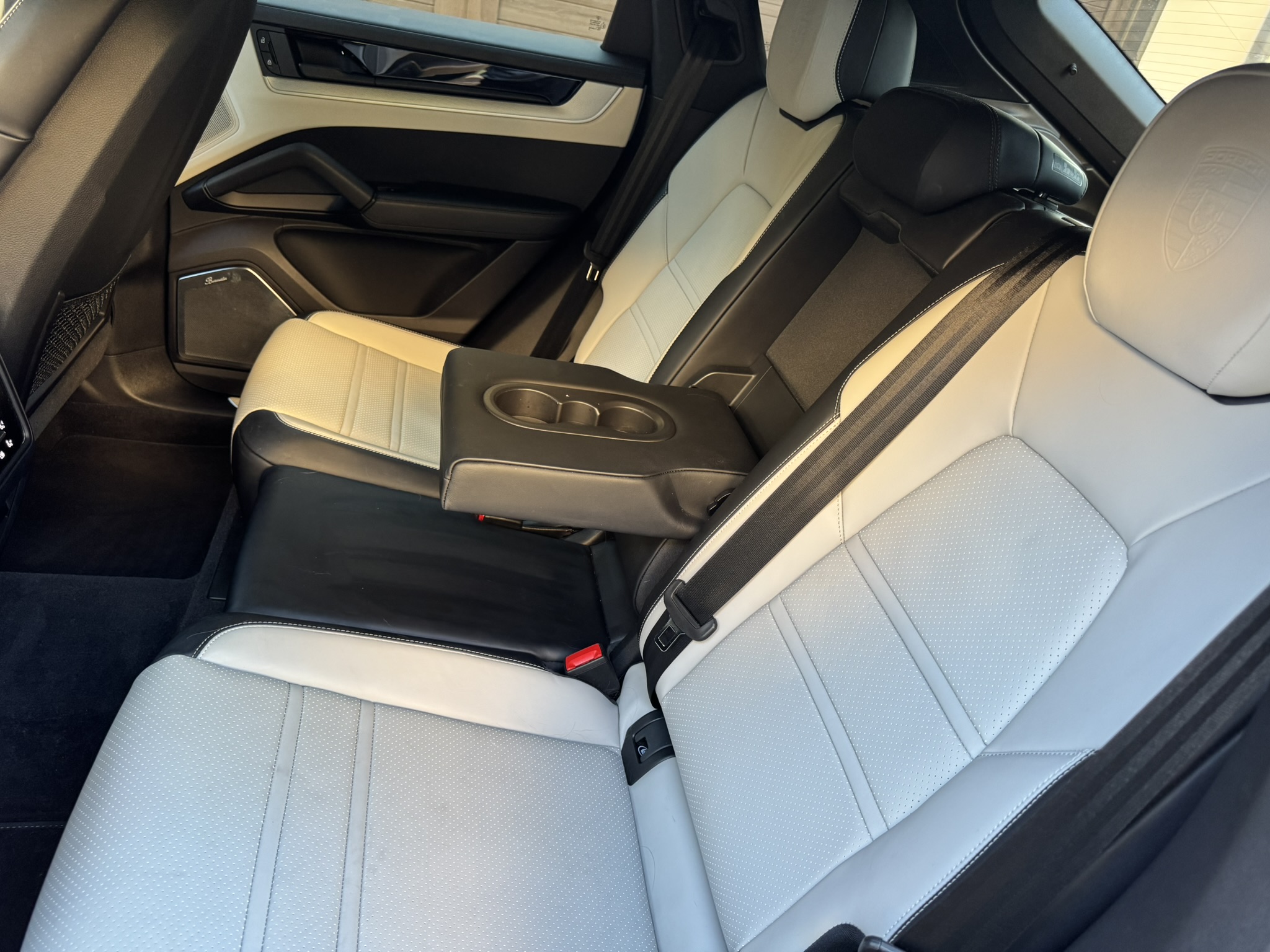 Used 2024 Porsche Cayenne S AWD/4WD image 19
