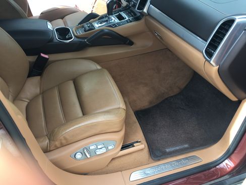 Used 2012 Porsche Cayenne Turbo AWD/4WD image 23