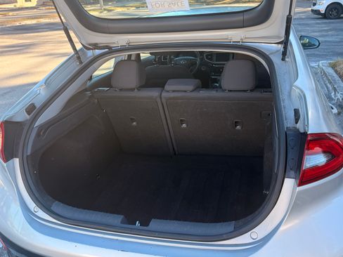 Used 2017 Hyundai Ioniq SEL image 10