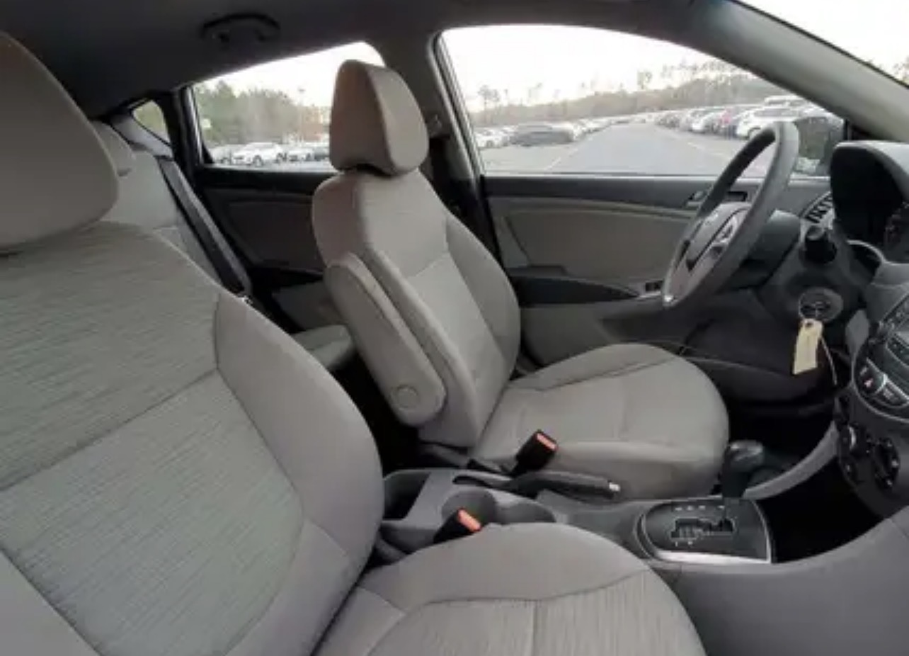 Used 2017 Hyundai Accent SE FWD image 9