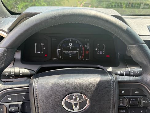 Used 2025 Toyota 4Runner SR5 RWD image 5