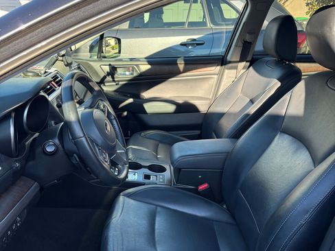 Used 2017 Subaru Outback 2.5i Limited image 5