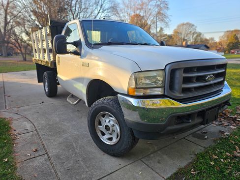 Used 2004 Ford F250 XL image 13