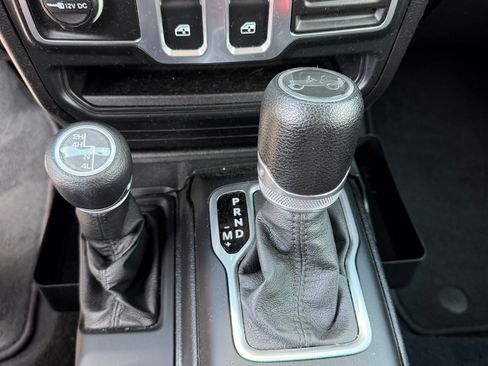 Used 2018 Jeep Wrangler Sport AWD/4WD image 12