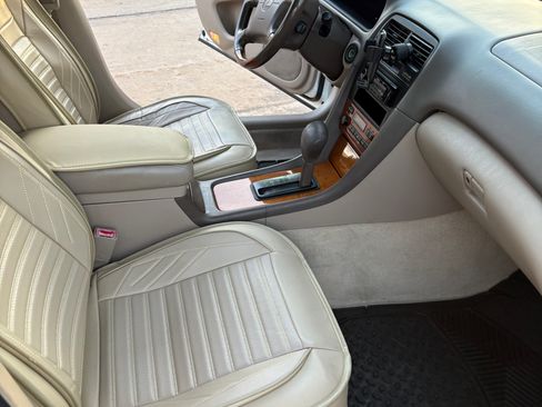 Used 2000 Lexus ES 330 300 Sedan 4D image 15