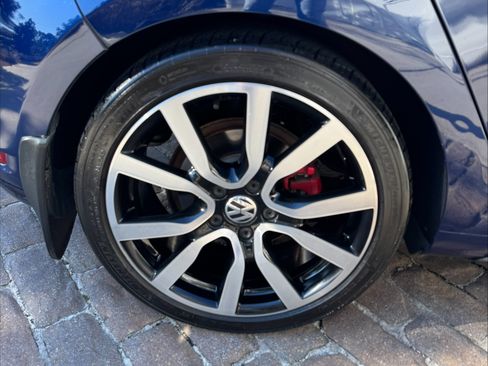 Used 2013 Volkswagen GTI Autobahn image 27