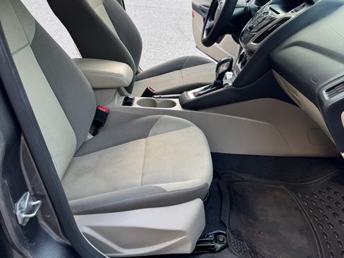 Used 2014 Ford Focus SE FWD image 5