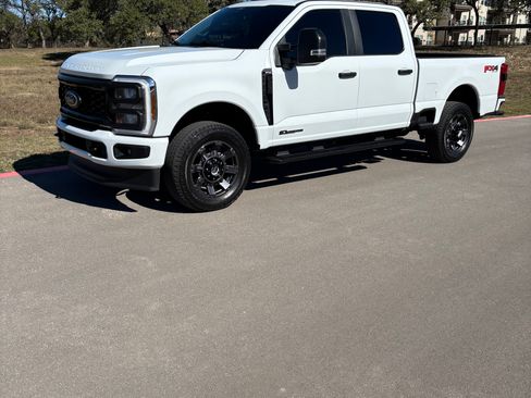 Used 2024 Ford F250 XL w/ STX Appearance Package image 9