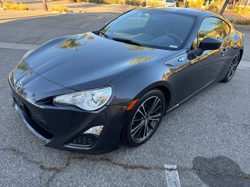 Used 2015 Scion FR-S image 22