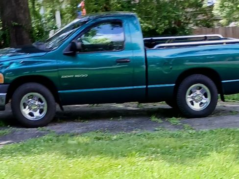 Used 2003 Dodge Ram 1500 Truck ST image 2