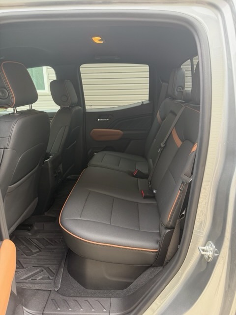 Used 2024 GMC Canyon AT4 w/ AT4 Premium Package AWD/4WD image 4