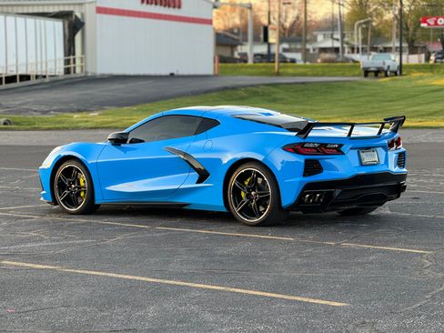 Used 2021 Chevrolet Corvette Stingray Premium Cpe w/ Z51 Performance Package RWD image 17