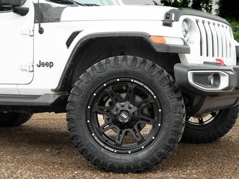 Used 2020 Jeep Wrangler Unlimited Sahara image 15