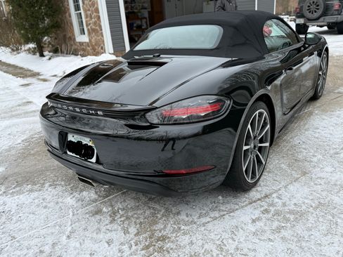 Used 2017 Porsche 718 Boxster image 9