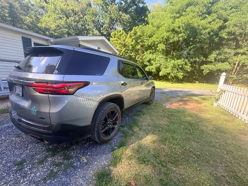 Used 2023 Chevrolet Traverse Premier w/ Redline Edition AWD/4WD image 5