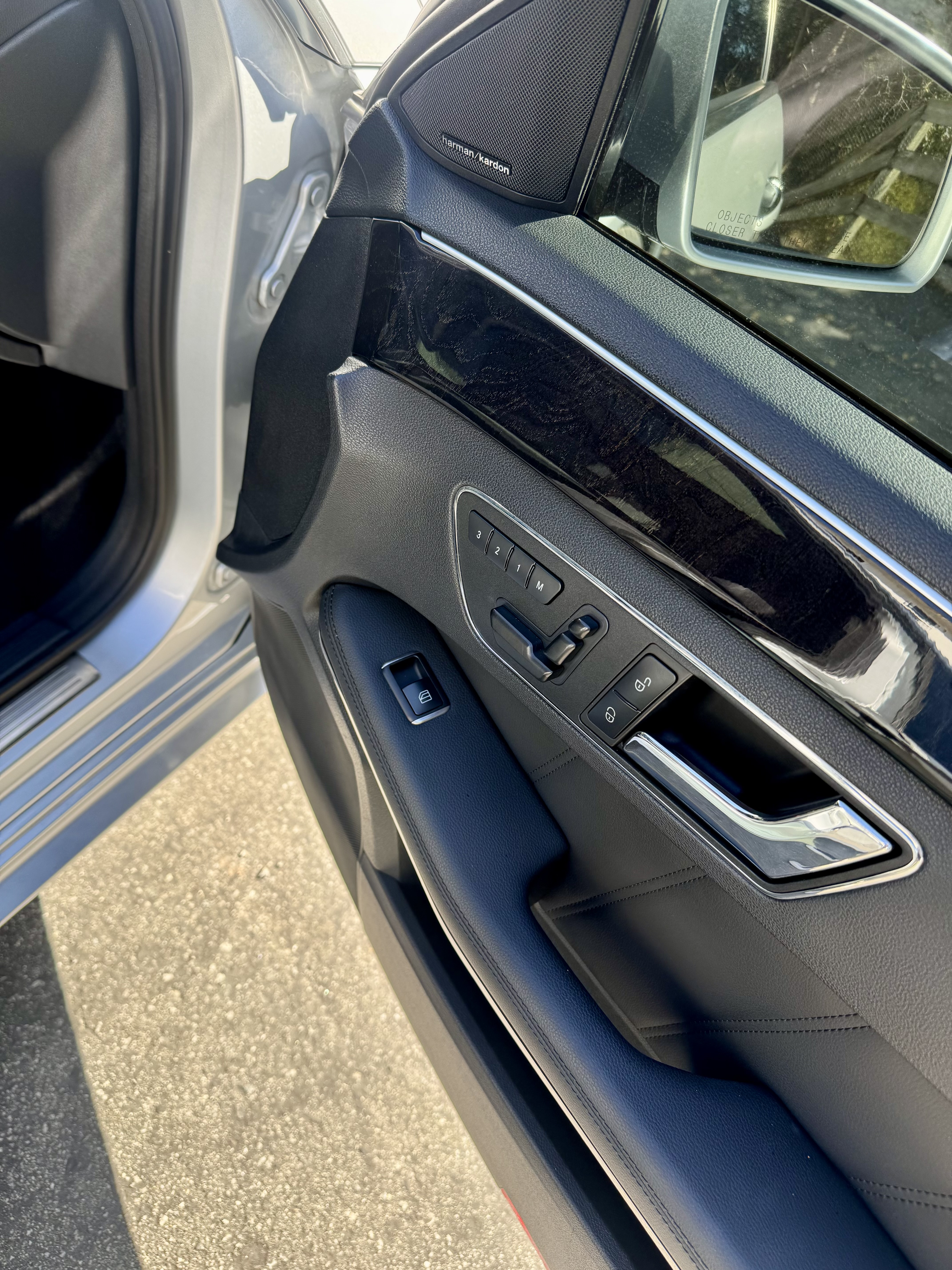 Used 2011 Mercedes-Benz E 550 Sedan image 19