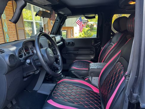 Used 2010 Jeep Wrangler Sport image 13