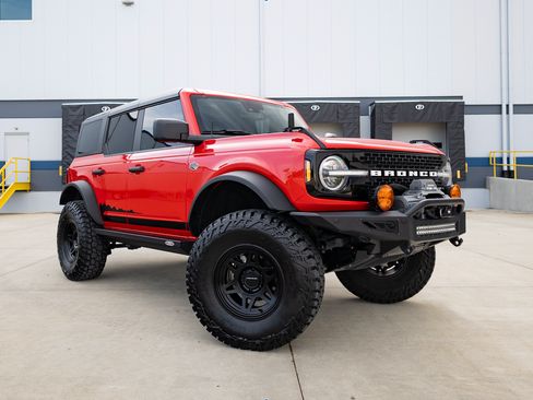 Used 2022 Ford Bronco Wildtrak image 1