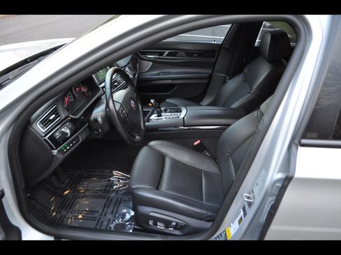 Used 2013 BMW ALPINA B7 xDrive image 15
