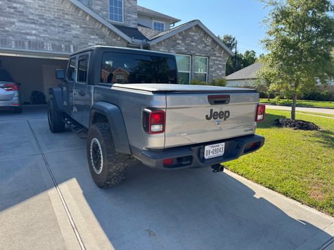 Used 2020 Jeep Gladiator Sport w/ Quick Order Package 24S image 4