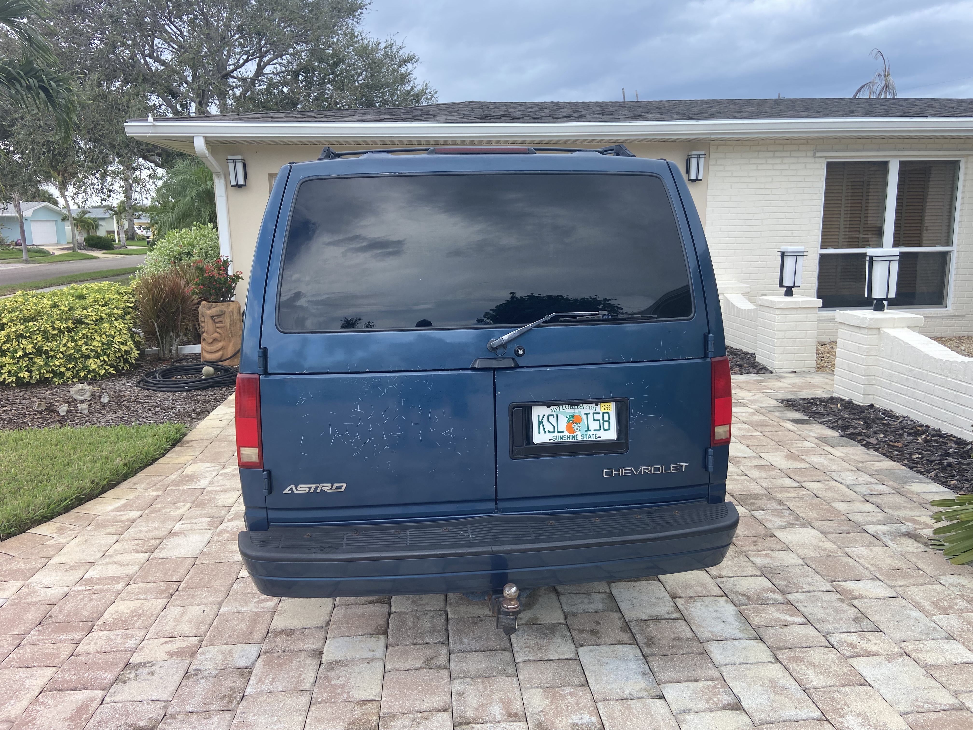 Used 1998 Chevrolet Astro AWD Passenger image 4