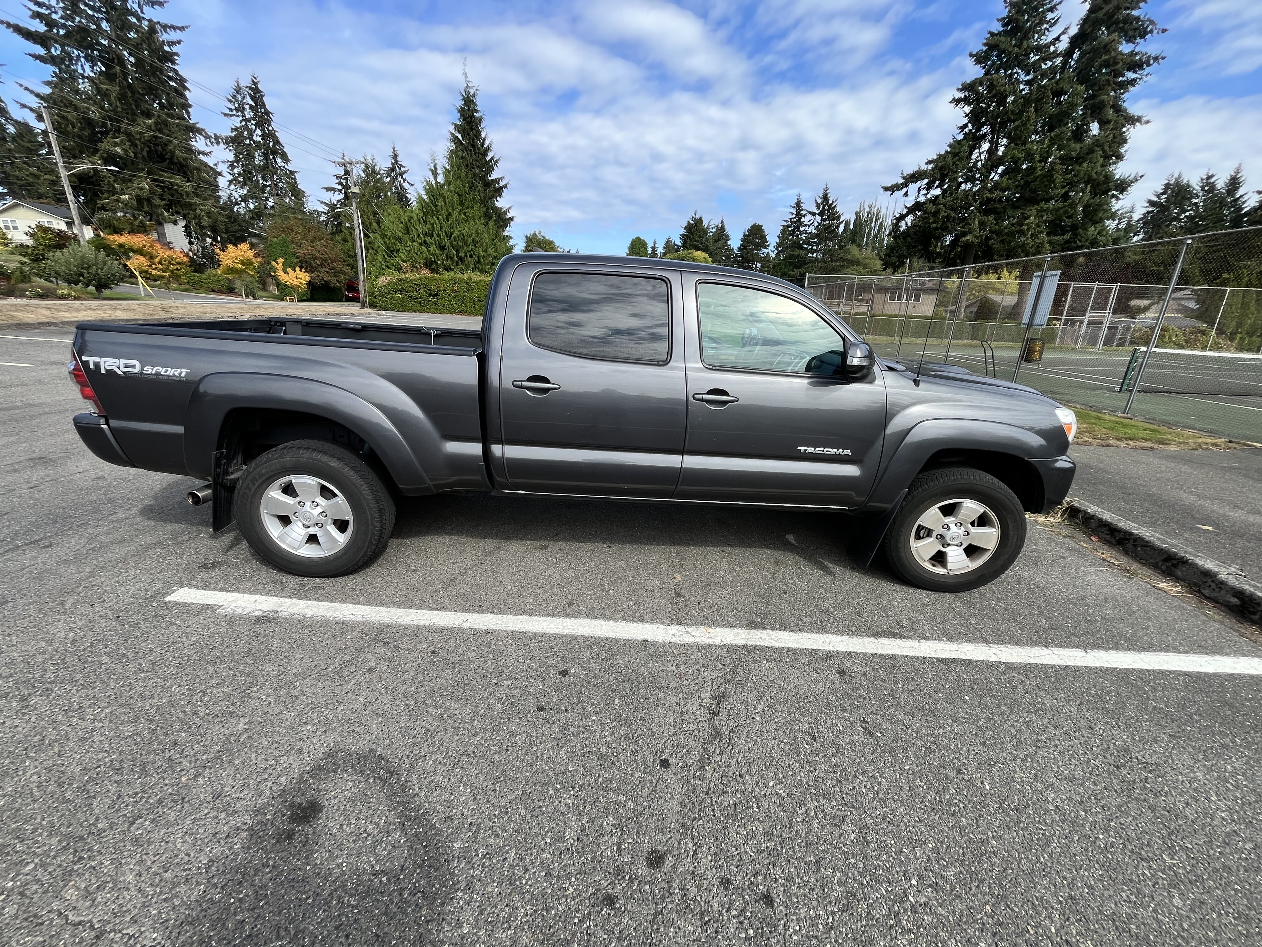 Used 2015 Toyota Tacoma PreRunner w/ TRD Sport Package RWD image 1