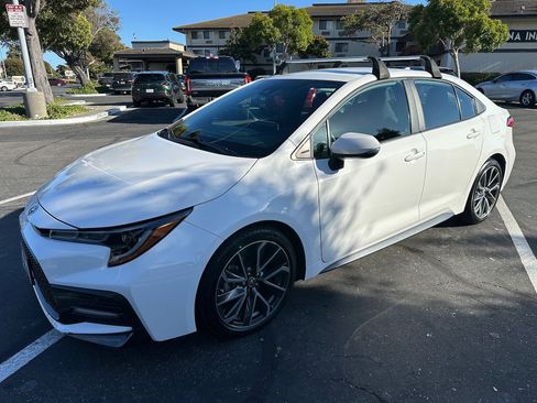 Used 2020 Toyota Corolla SE FWD image 1