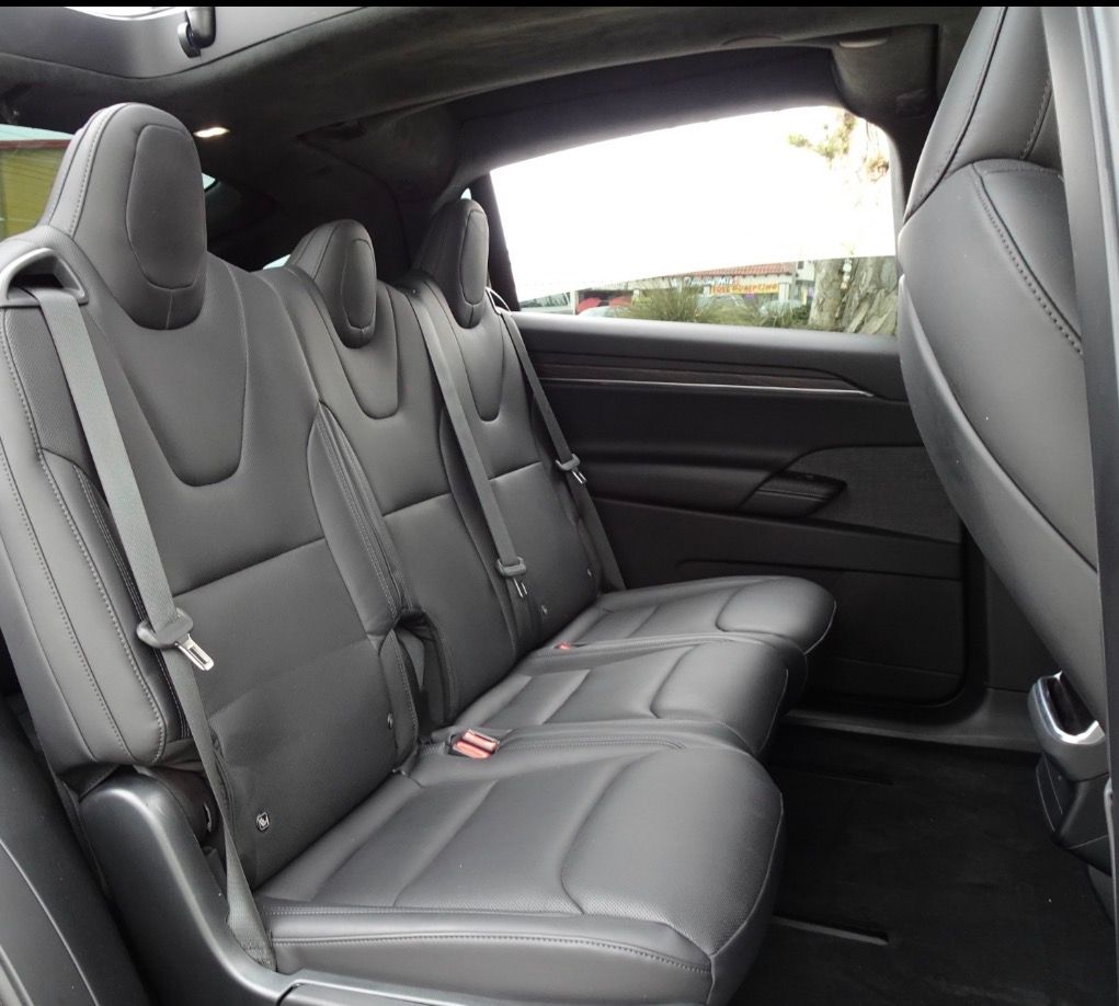 Used 2024 Tesla Model X AWD/4WD image 3