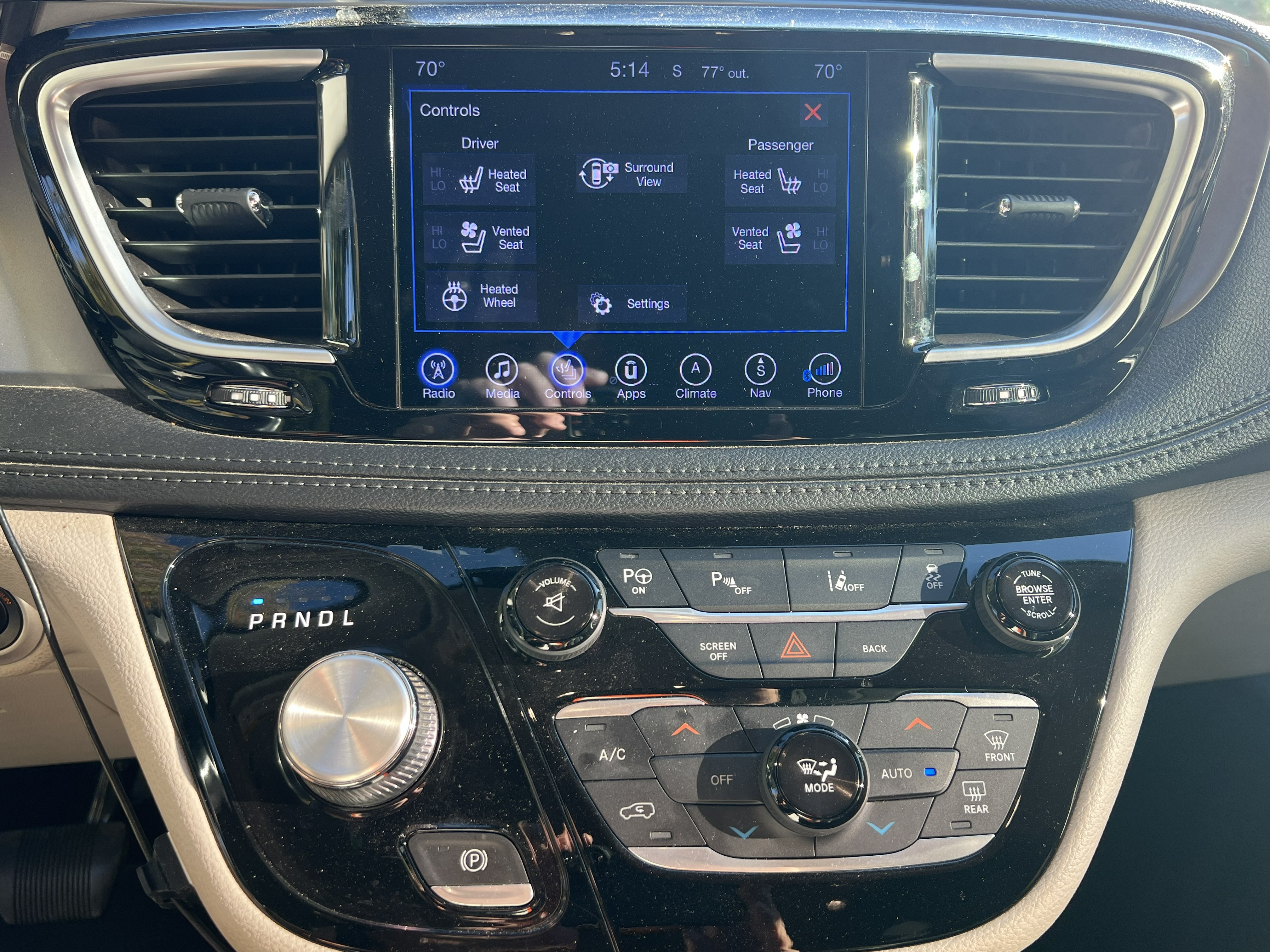 Used 2017 Chrysler Pacifica Platinum FWD image 16