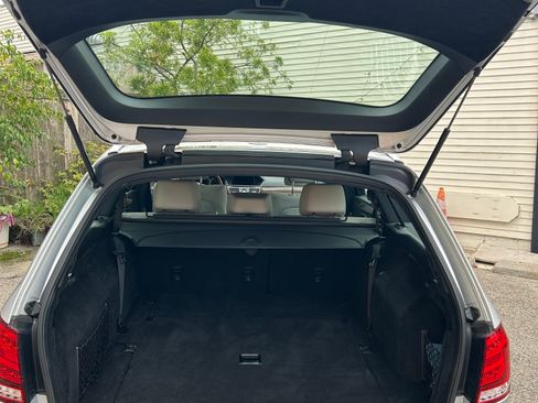 Used 2014 Mercedes-Benz E 350 4MATIC Wagon image 4