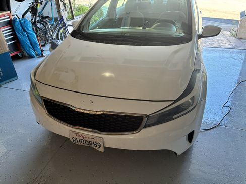 Used 2017 Kia Forte LX image 2