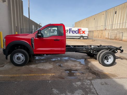 Used 2025 Ford F450 XL image 1