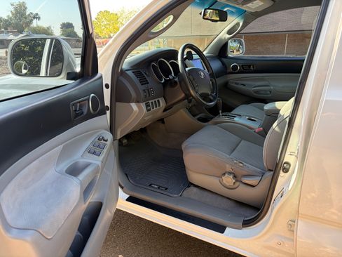 Used 2008 Toyota Tacoma PreRunner image 8