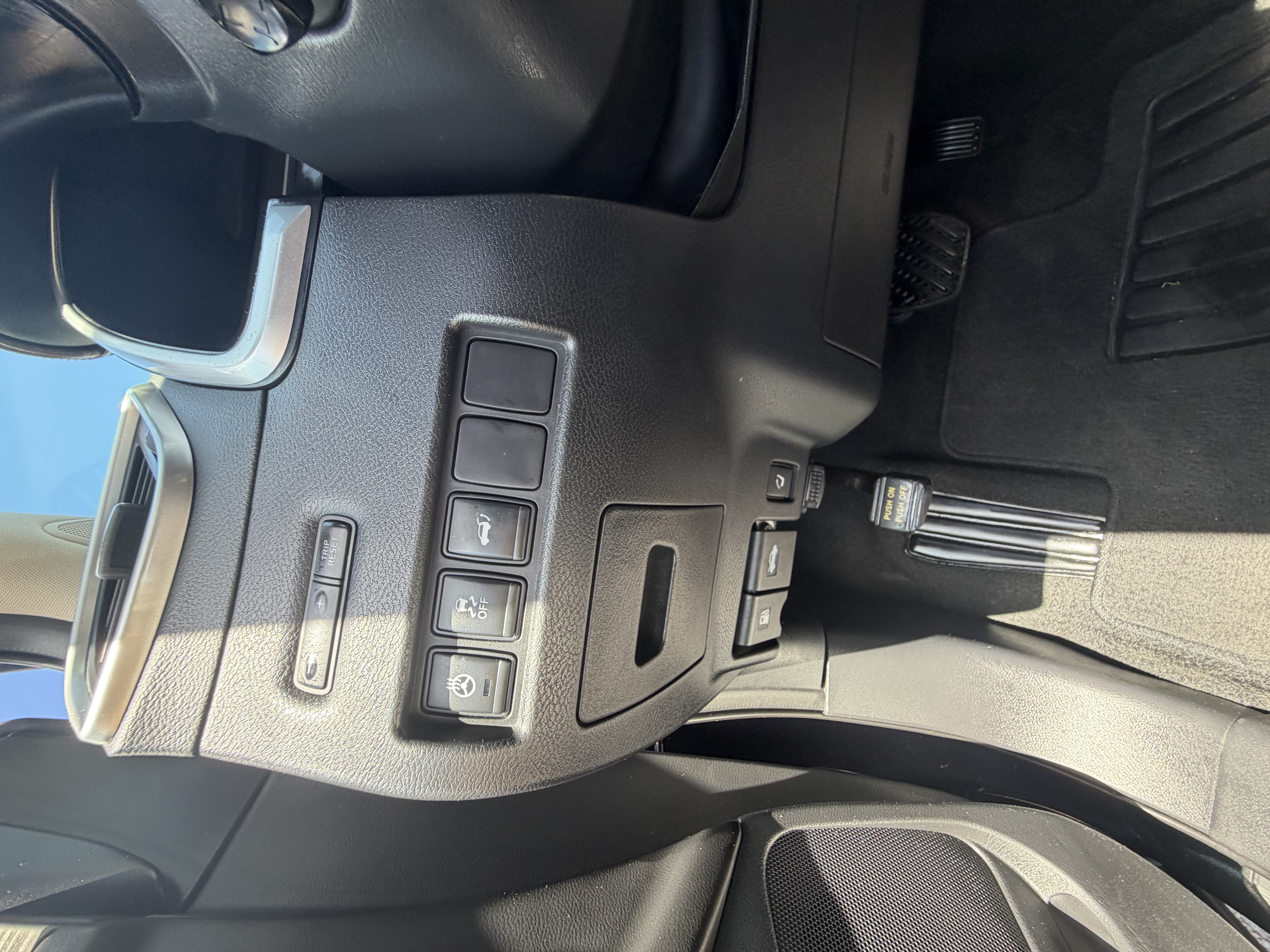 Used 2016 Nissan Murano Platinum w/ Platinum Technology Package FWD image 24