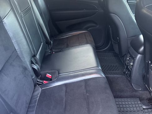 Used 2017 Jeep Grand Cherokee Altitude AWD/4WD image 19