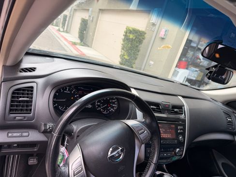 Used 2013 Nissan Altima 2.5 SV image 9