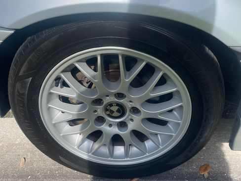 Used 1998 BMW 323i Convertible image 12