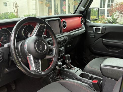 Used 2021 Jeep Gladiator Rubicon AWD/4WD image 8