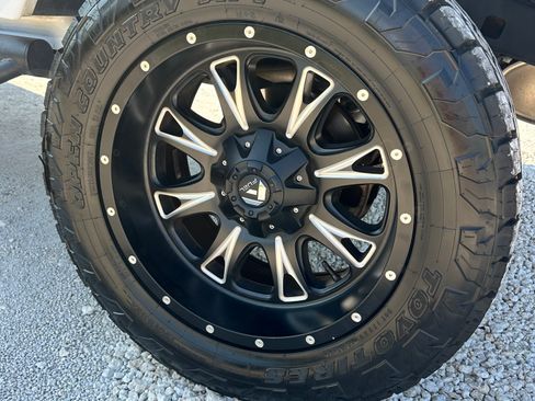 Used 2013 Jeep Wrangler Unlimited Rubicon w/ Connectivity Group AWD/4WD image 8