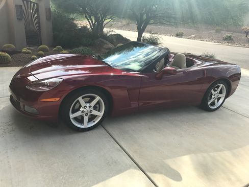 Used 2005 Chevrolet Corvette Convertible w/ Preferred Equipment Group RWD image 1