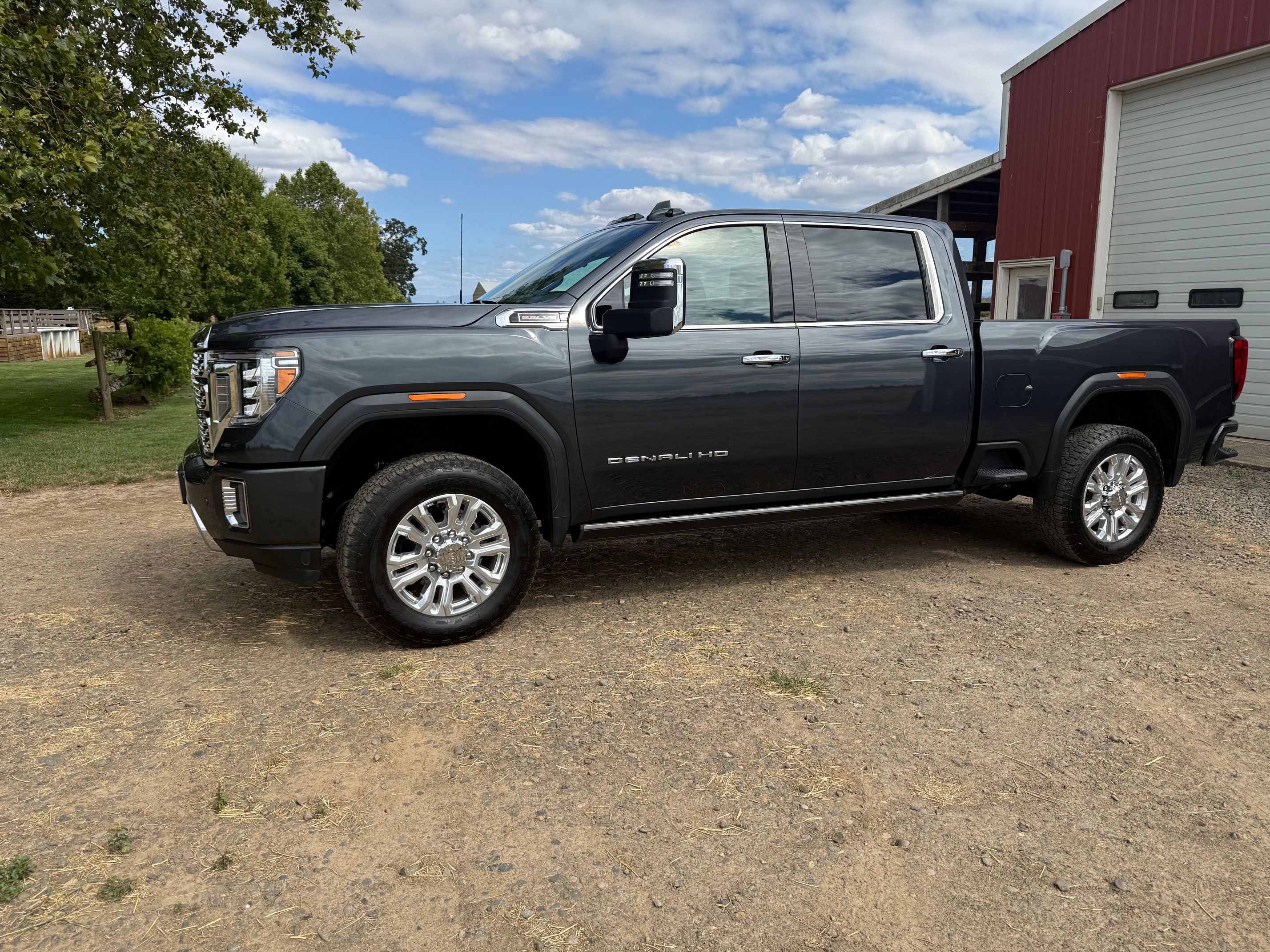 Used 2021 GMC Sierra 2500 Denali w/ Denali Ultimate Package AWD/4WD image 2