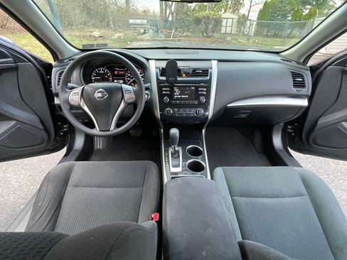 Used 2014 Nissan Altima 2.5 S w/ Display Audio Package image 10