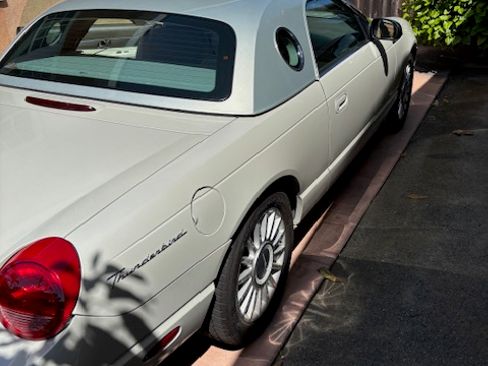 Used 2005 Ford Thunderbird 50th Anniversary image 21