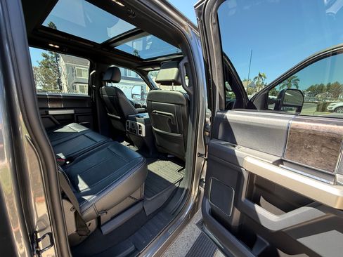 Used 2022 Ford F250 Lariat w/ Tremor Off-Road Package image 19