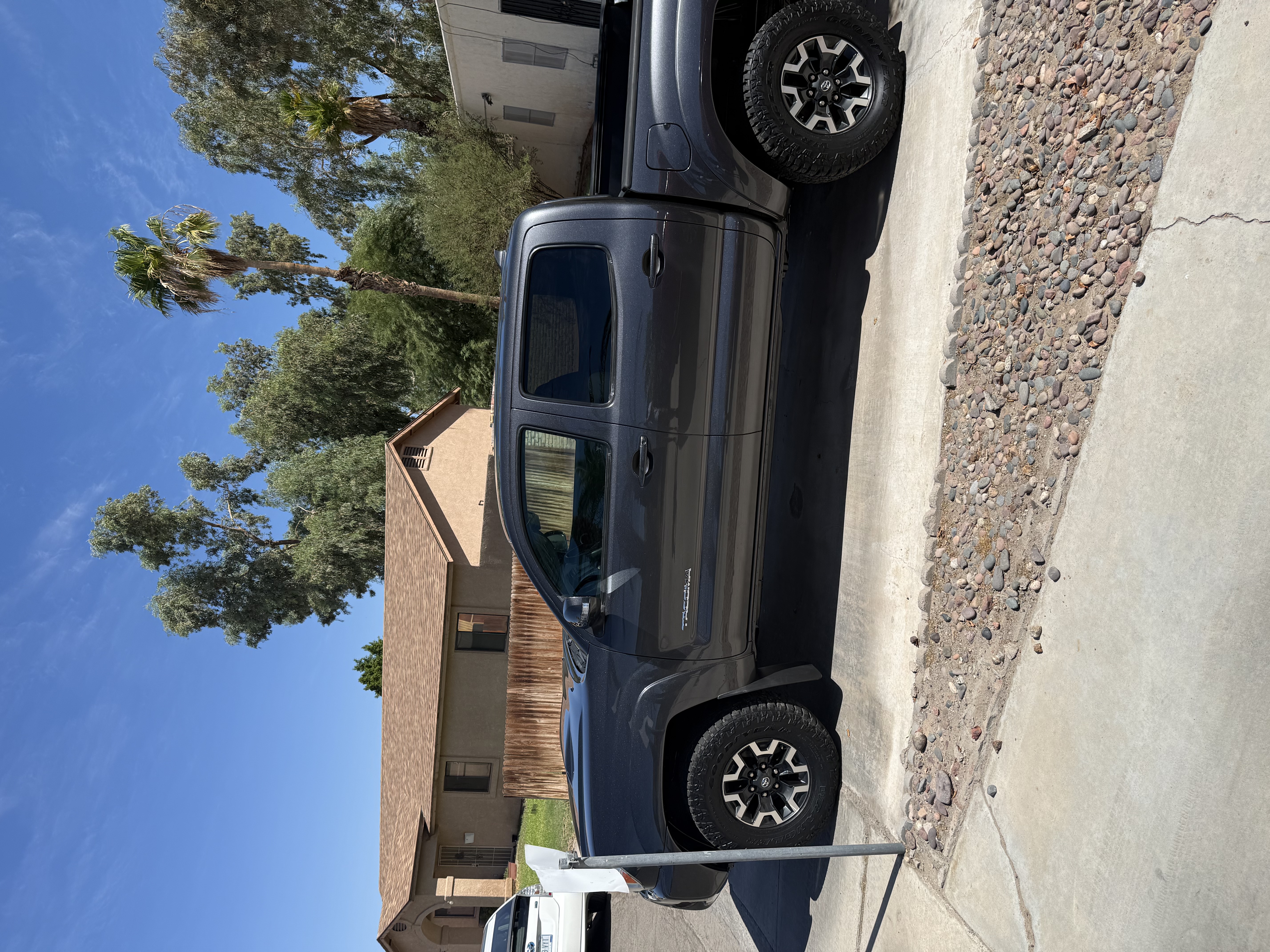 Used 2015 Toyota Tacoma PreRunner w/ TRD Sport Package RWD image 4