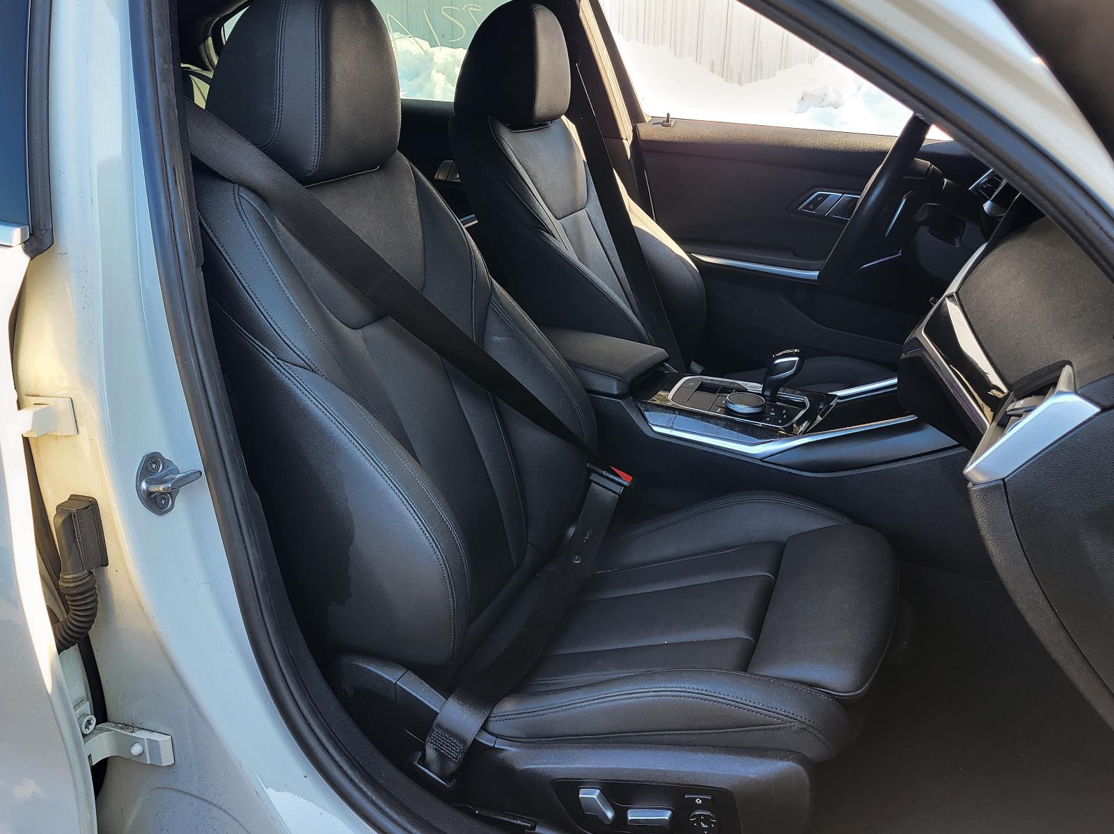 Used 2021 BMW 330i Sedan w/ M Sport Package RWD image 8
