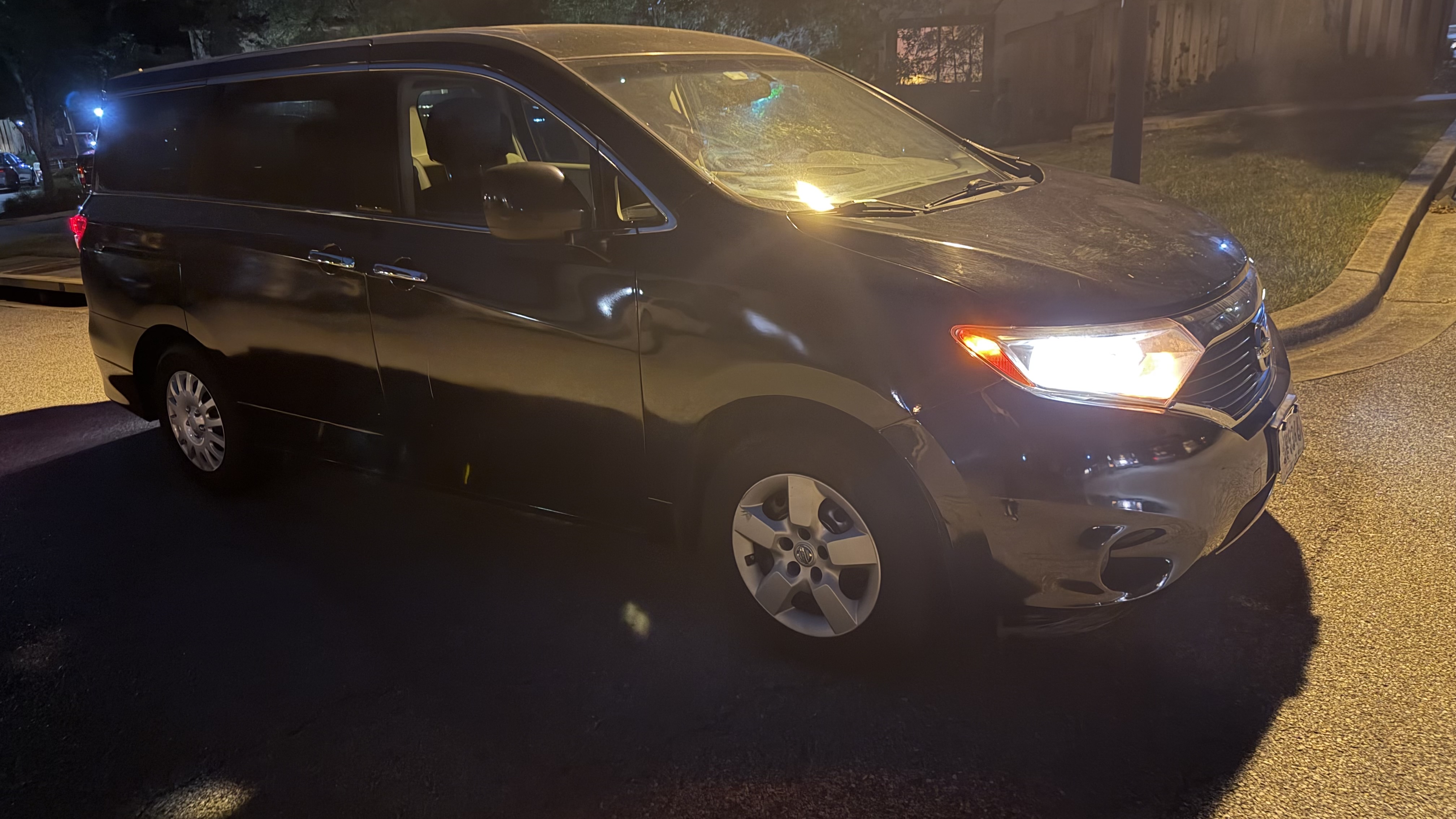 Used 2012 Nissan Quest S FWD image 12