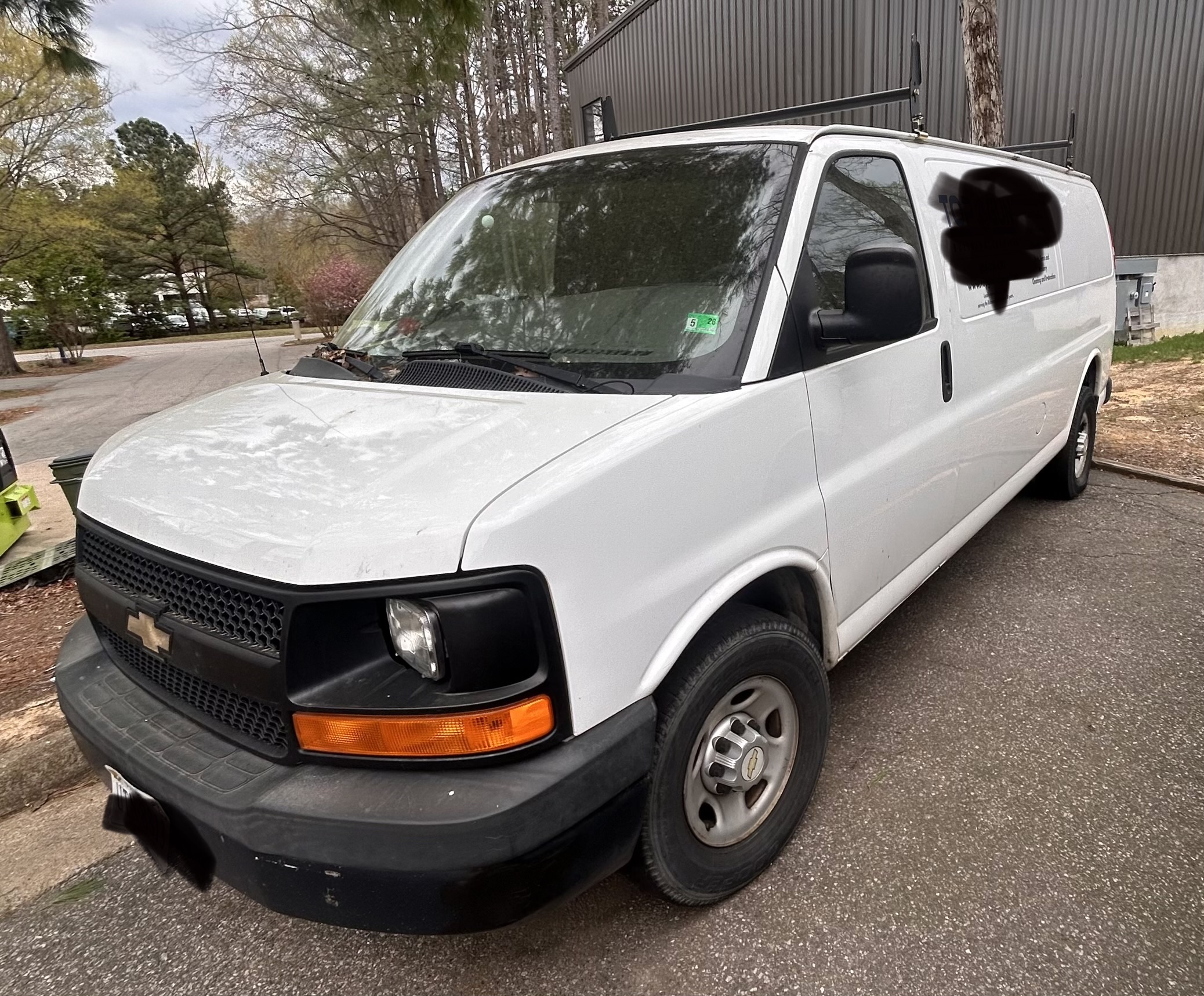 Used 2014 Chevrolet Express 3500 Extended RWD image 3