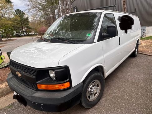 Used 2014 Chevrolet Express 3500 Extended image 3