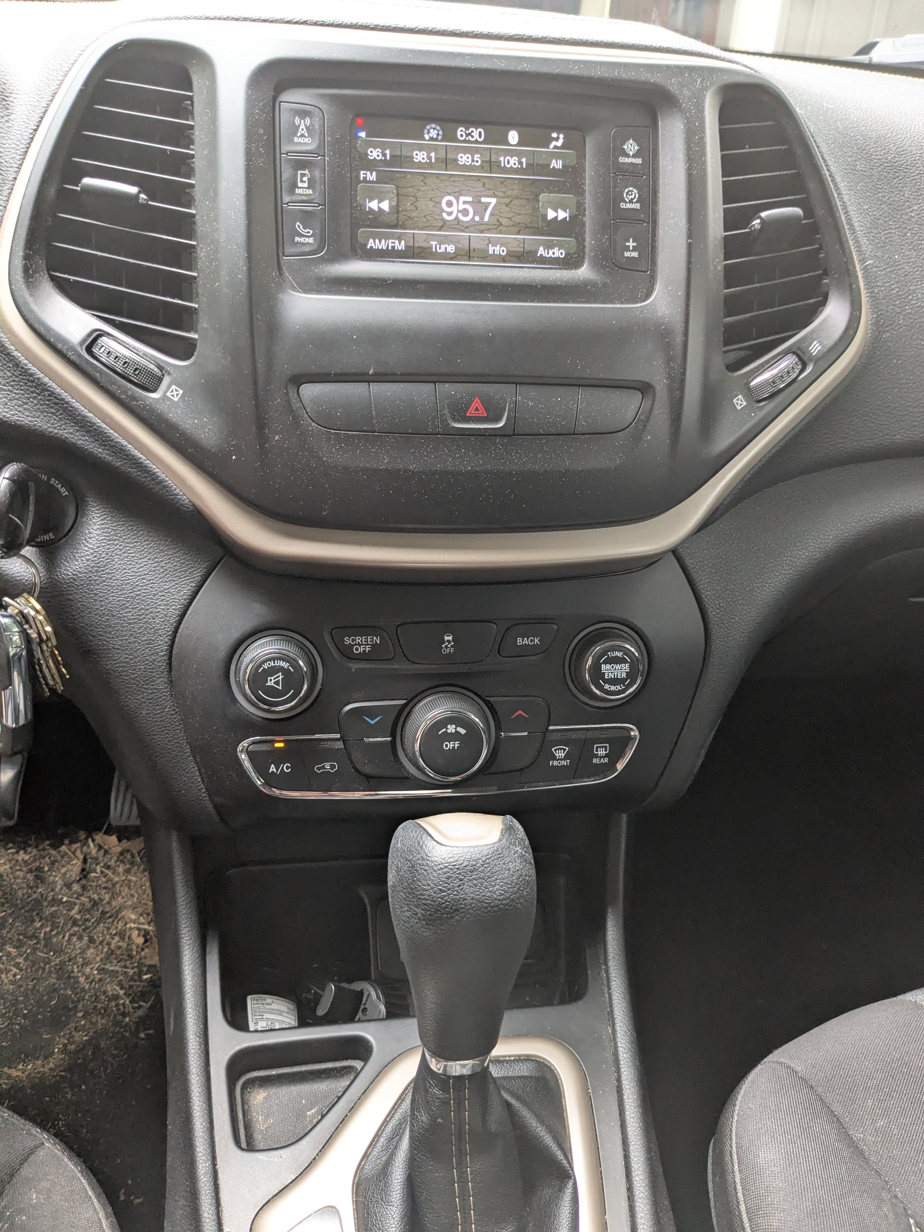 Used 2014 Jeep Cherokee Latitude FWD image 8